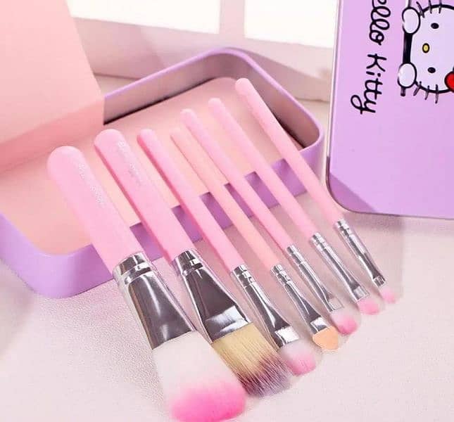 Hello Kitty Make Up Brushes , Set of 7 pieces 0