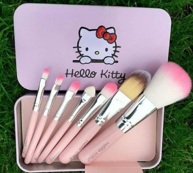 Hello Kitty Make Up Brushes , Set of 7 pieces 2