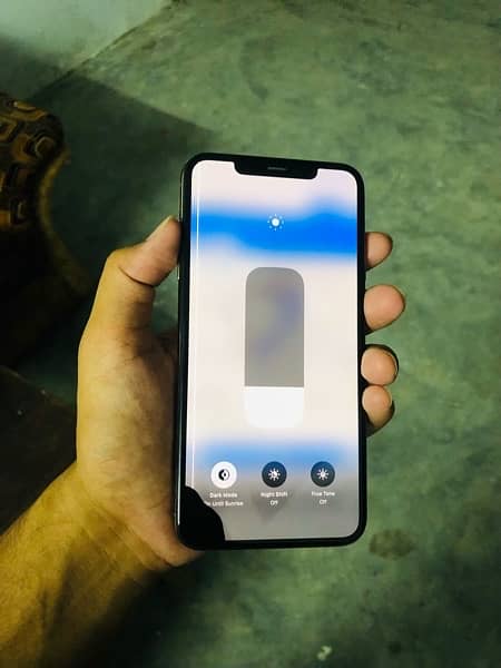 iphone xsmax pta approved . 7