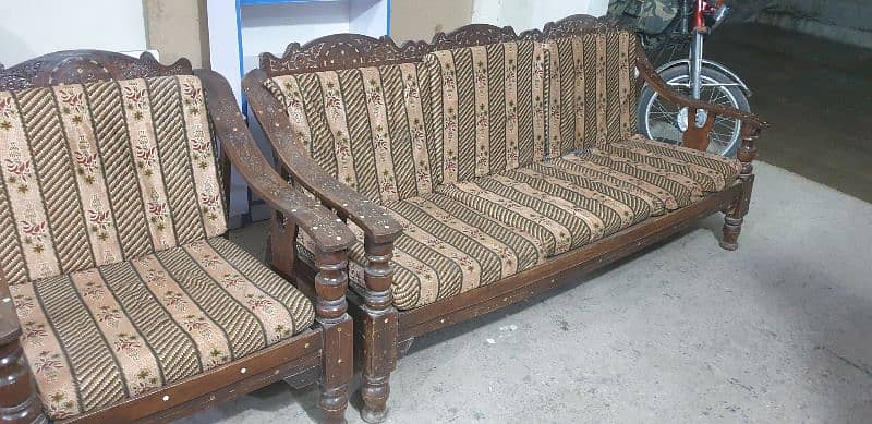 bed furniture available 10by10 condition 6