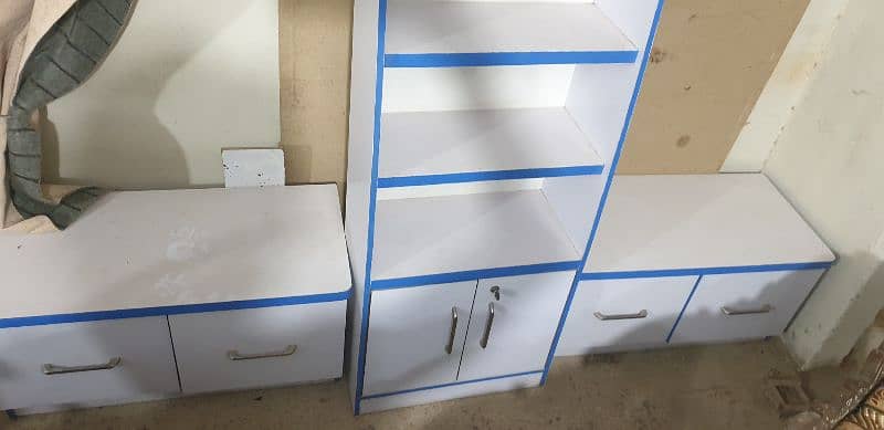 bed furniture available 10by10 condition 7