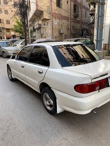 Mitsubishi Lancer 1995 4