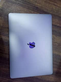 MacBook Pro 2017 13" : Core i5 : 8/256