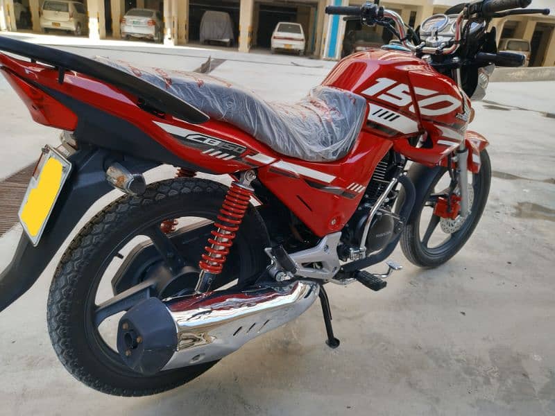 Honda CB-150F Red 2024 Model | Dealership Maintained | 10/10 condition 6