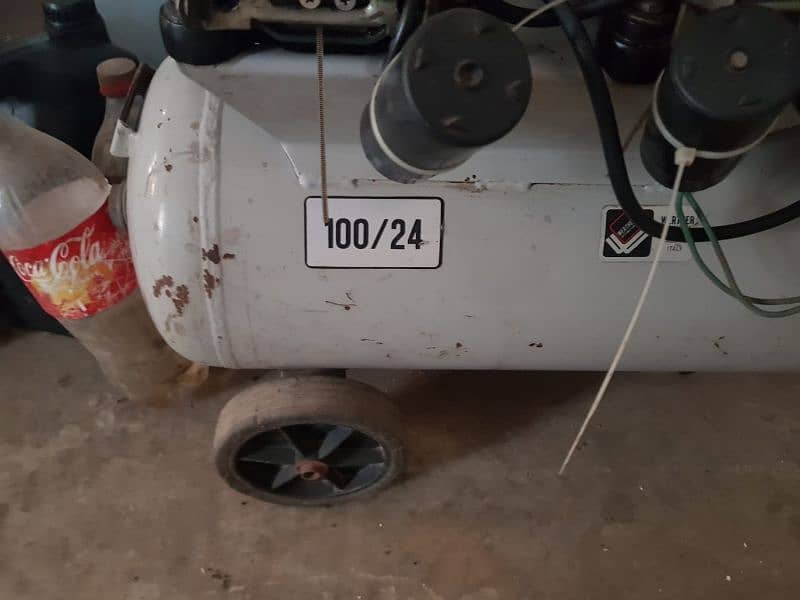 air compressor made in Italy good condition 2