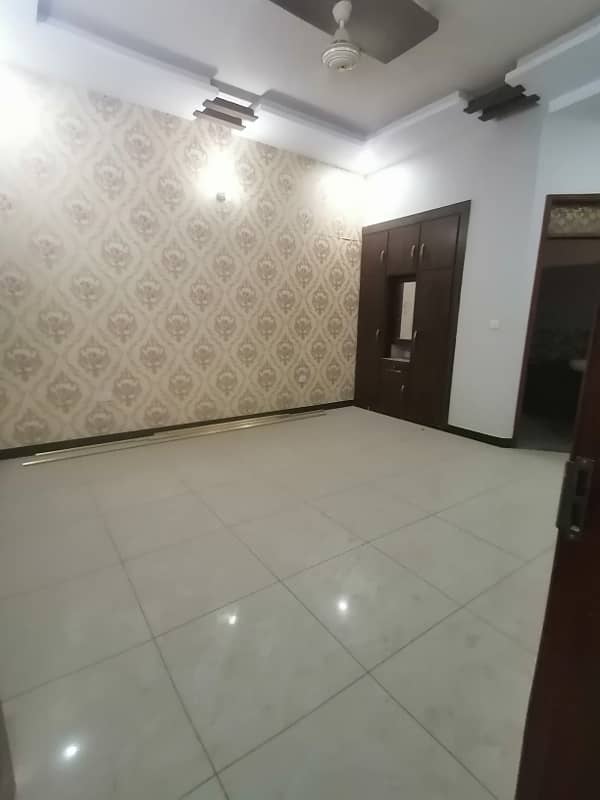 200 Sq Yards 1st Floor Portion Available For Rent in Gulshan-e-Maymar 4