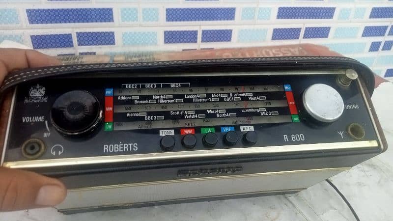 vintage radio Roberts 3 bands 3