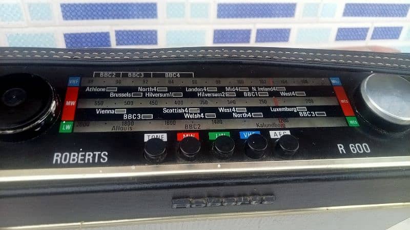 vintage radio Roberts 3 bands 12