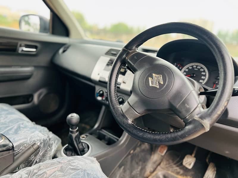 Suzuki Swift DlX 2017 Manual transmission Urgent sale 4