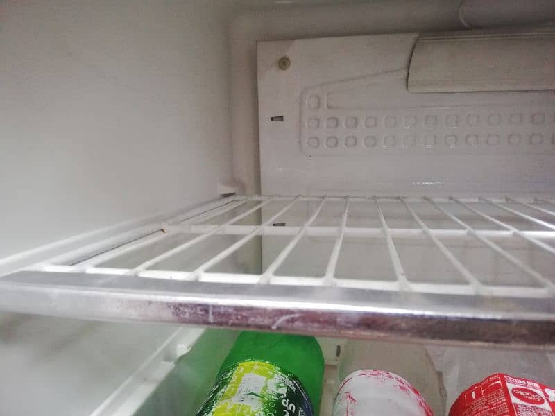 PEL Fridge For sale in lush / Good condition in jambo size 0