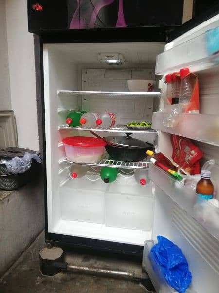PEL Fridge For sale in lush / Good condition in jambo size 1