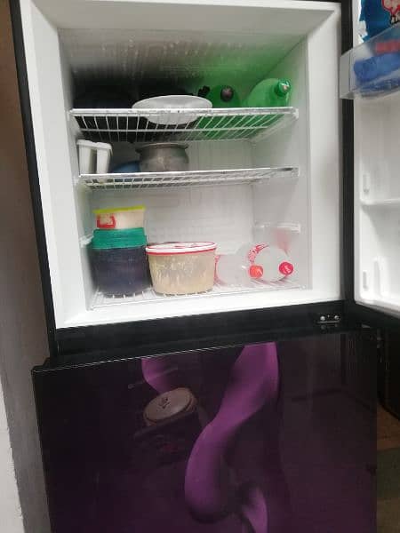 PEL Fridge For sale in lush / Good condition in jambo size 6