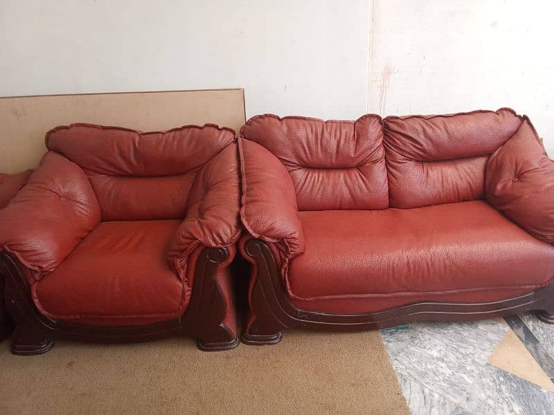 7 seater leather sofa pure wood good condition urgant sale orgnal pics 4