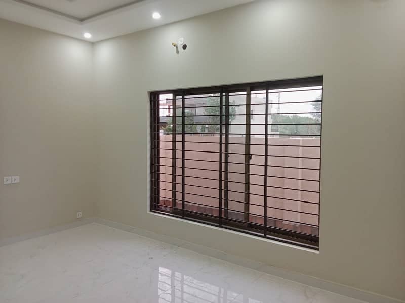 1 Kanal Single Story Independent House For Rent in AWT Phase 2 3