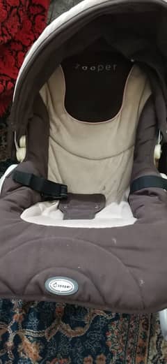 Zooper Rocker Brown Baby Bouncer / Carrier shock in built almost new