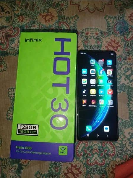 10by10 condition hai original box charge and mobile abi warnte may hai 1