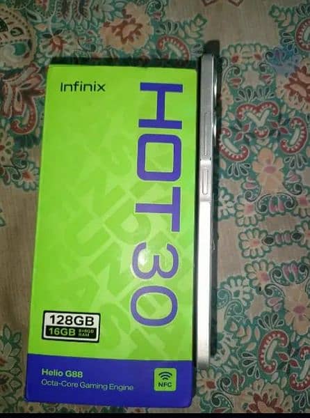 10by10 condition hai original box charge and mobile abi warnte may hai 2