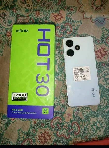 10by10 condition hai original box charge and mobile abi warnte may hai 3