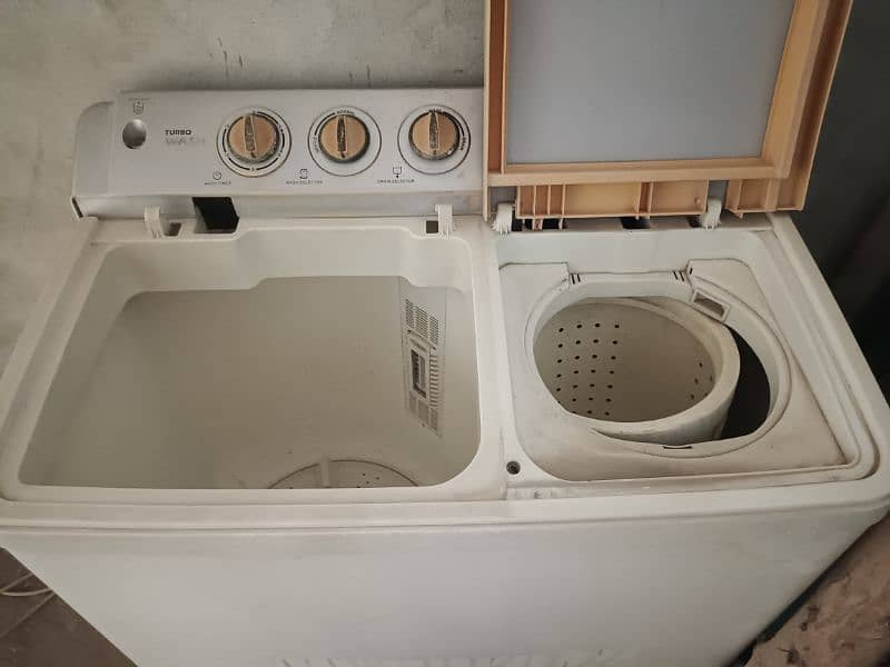 Kenwood washer nd dryer machain 1