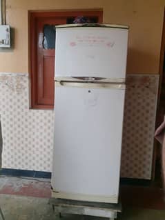 Full size refregerator for sale 0
