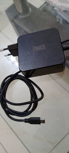 65W USB-C LAPTOP CHARGER 0