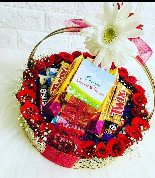 Customized Gift Baskets For Birthdays, Chocolate Box, Bouquet, Cakes 8