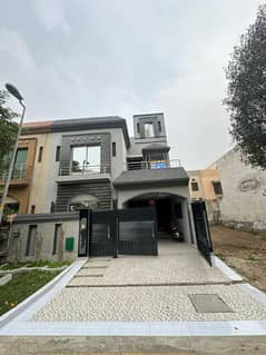 5 MARLA BRAND NEW HOUSE FOR SALE IN VERY REASONABLE PRICE 0