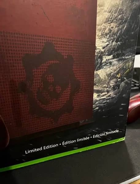 Xbox One S 2TB limited edition mint condition gears of war 1