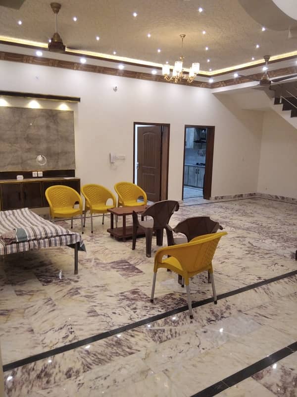 House Of 10 Marla For Rent In Abdullah Gardens 3