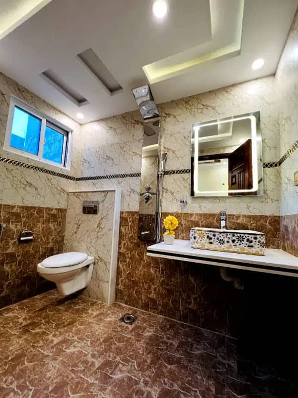 3 YEARS INSTALLMENT PLAN 5 Marla Modern House On Prime Location Park View City Lahore For Sale 6
