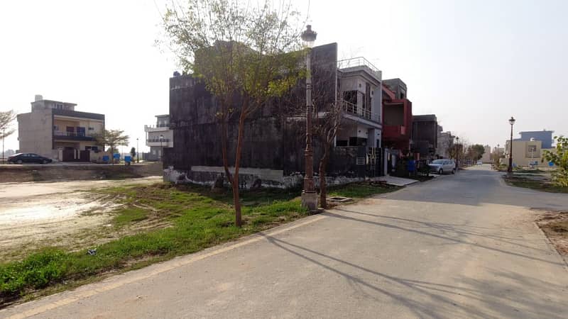 Corner & Main Boulevard 1 Kanal Residential Plot For Sale In Lake City - Golf Estate 2 Lahore 17