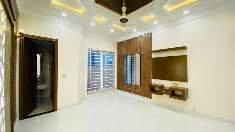 10 Marla New Elevation House For Sale In Talha Block Meting with Owner Demand 450 5