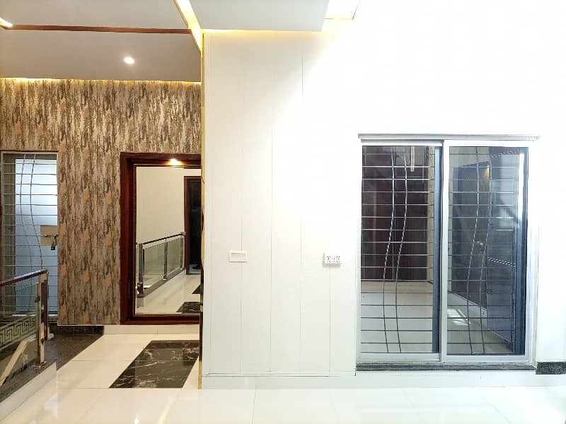 5 MARLA BEAUTIFUL UPPER PORTION FOR RENT IN PARAGON CITY 2