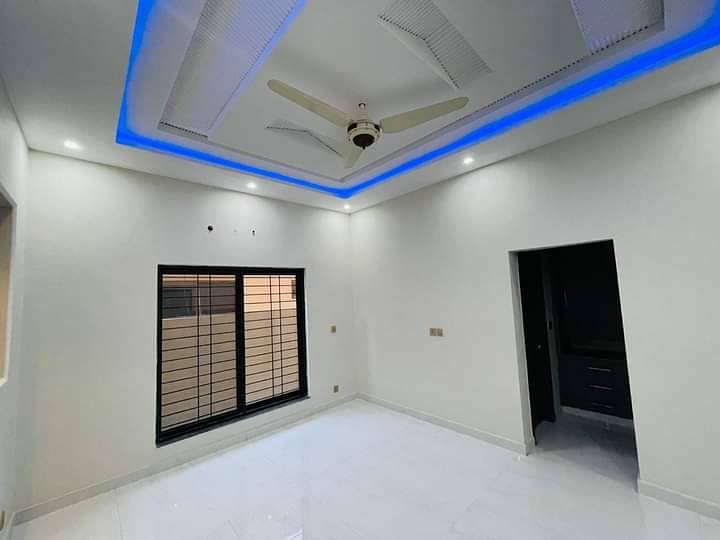 10 MARLA BEAUTIFUL HOUSE FOR SALE IN PARAGON CITY 3