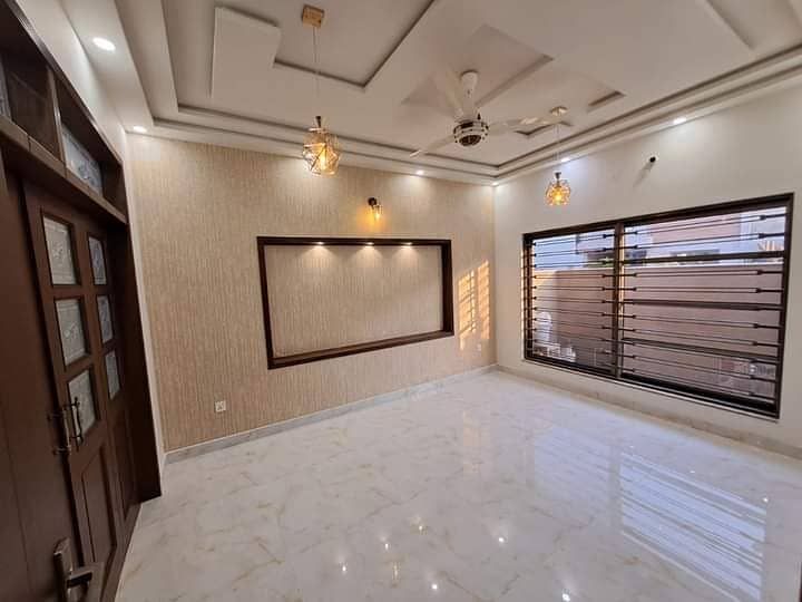 5 MARLA BEAUTIFUL HOUSE FOR SALE IN PARAGON CITY LAHORE 2