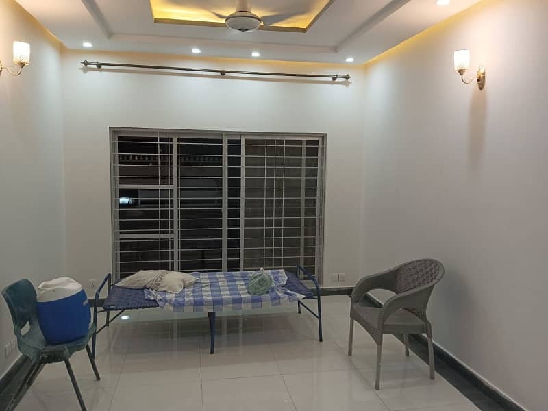 5 MARLA BEAUTIFUL HOUSE FOR SALE IN PARAGON CITY 1