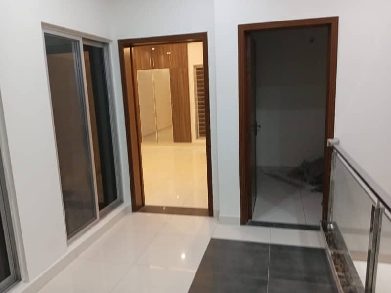 5 MARLA BEAUTIFUL HOUSE FOR SALE IN PARAGON CITY 10