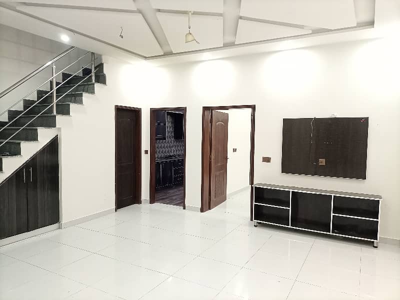 5 MARLA BEAUTIFUL HOUSE FOR URGENT SALE IN PARAGON CITY 1