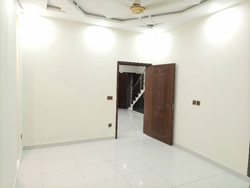 5 MARLA BEAUTIFUL HOUSE FOR URGENT SALE IN PARAGON CITY 8