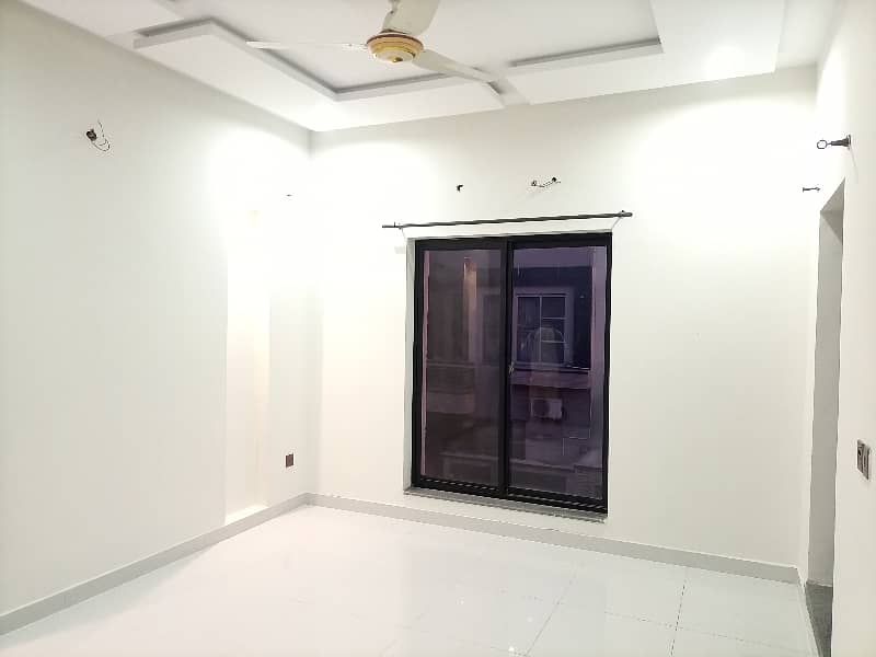 5 MARLA BEAUTIFUL HOUSE FOR URGENT SALE IN PARAGON CITY 11