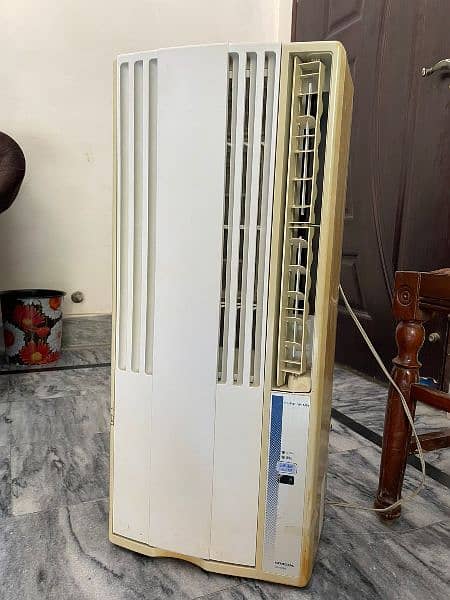 Ship Ac for sale in good condition 2