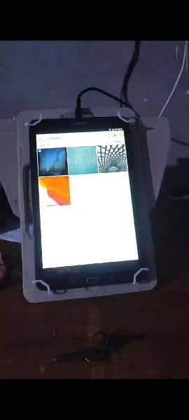 Samsung tab e 9.6 inch. tablet 1