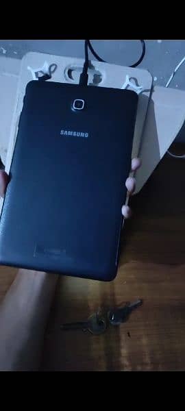 Samsung tab e 9.6 inch. tablet 3