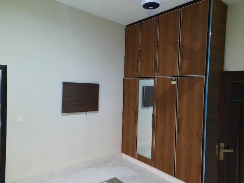 Newly Built 10 Marla Upper Portion for Rent in Overseas B Block - Prime Location 7