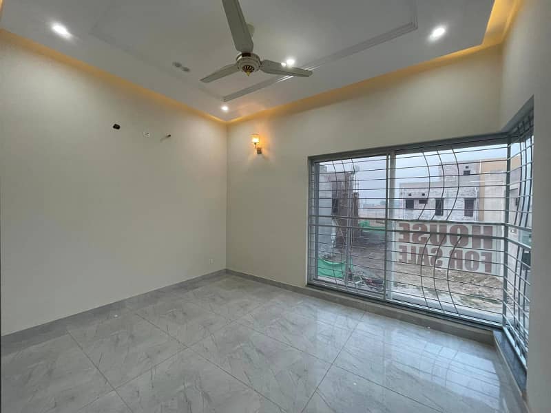 3 YEARS INSTALLMENT PLAN HOUSE PARK VIEW CITY LAHORE FOR SALE 5