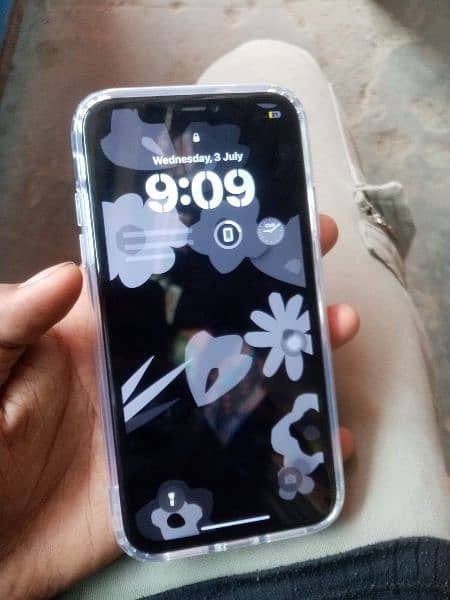IPhone 11 64gb non but ufone sim works read ad 1