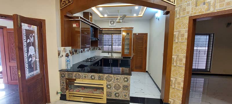8 Marla Upper Portion With Gas For Rent In Bahria town Lahore 11