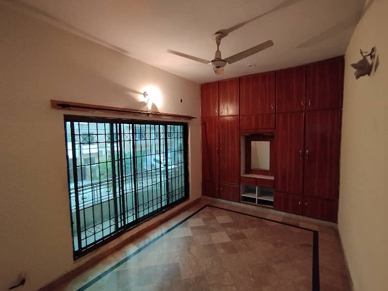 With Servant A Beautiful Upper Portion Is Available For Rent 3