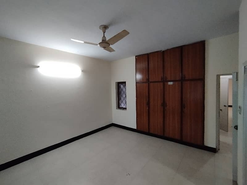 With Servant A Beautiful Upper Portion Is Available For Rent 6