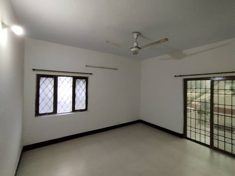 With Servant A Beautiful Upper Portion Is Available For Rent 9